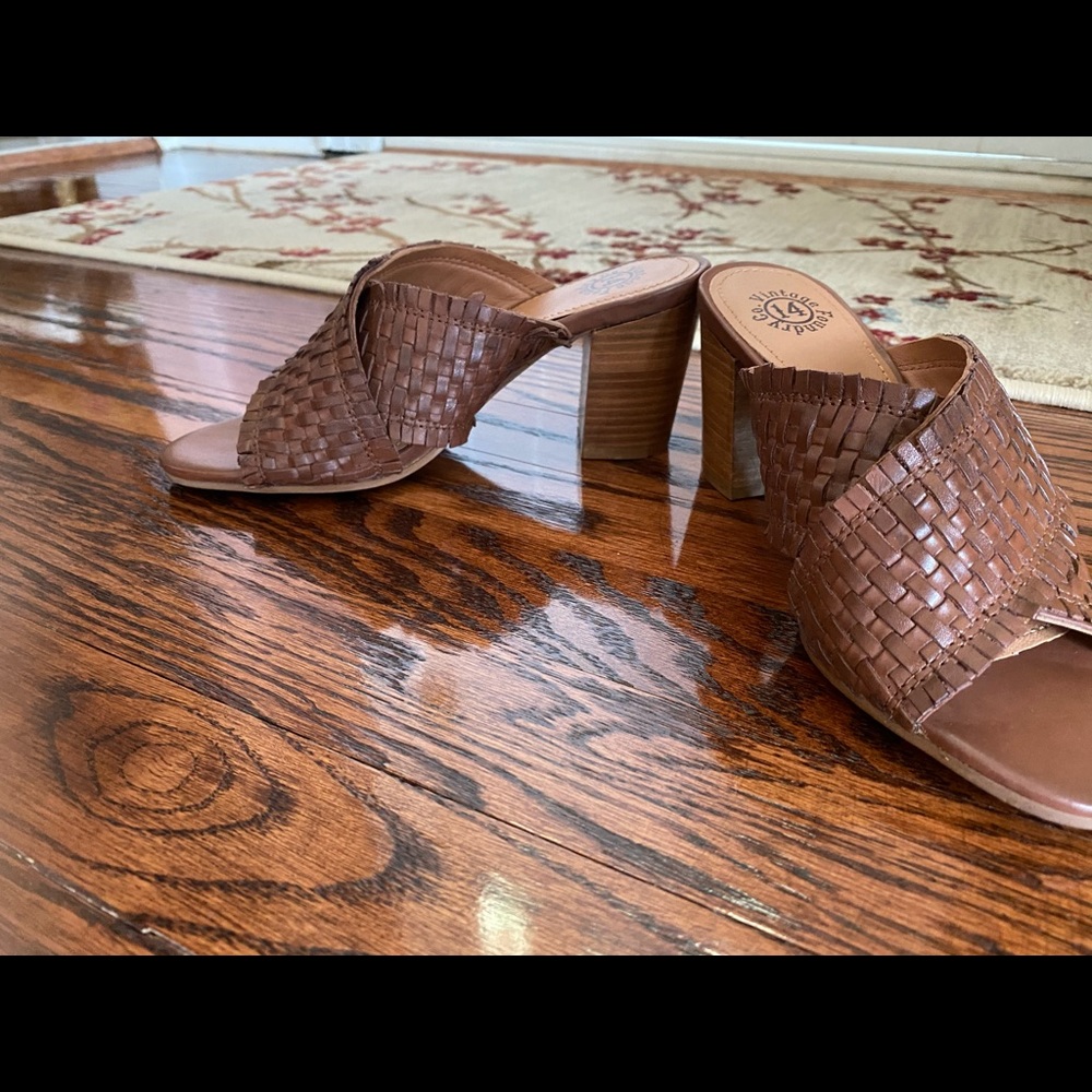 Vintage Foundry Louisa Sandal - Picture 3 of 6
